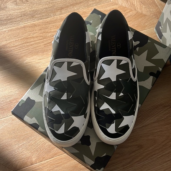 Authentic Valentino Slip on camo sneaker. Never worn. Box included. - Picture 5 of 6